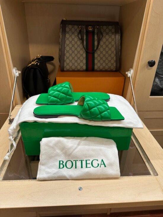 Bottega Veneta Shoes - Bottega Veneta Leather Size 38 Green Leather Slides.